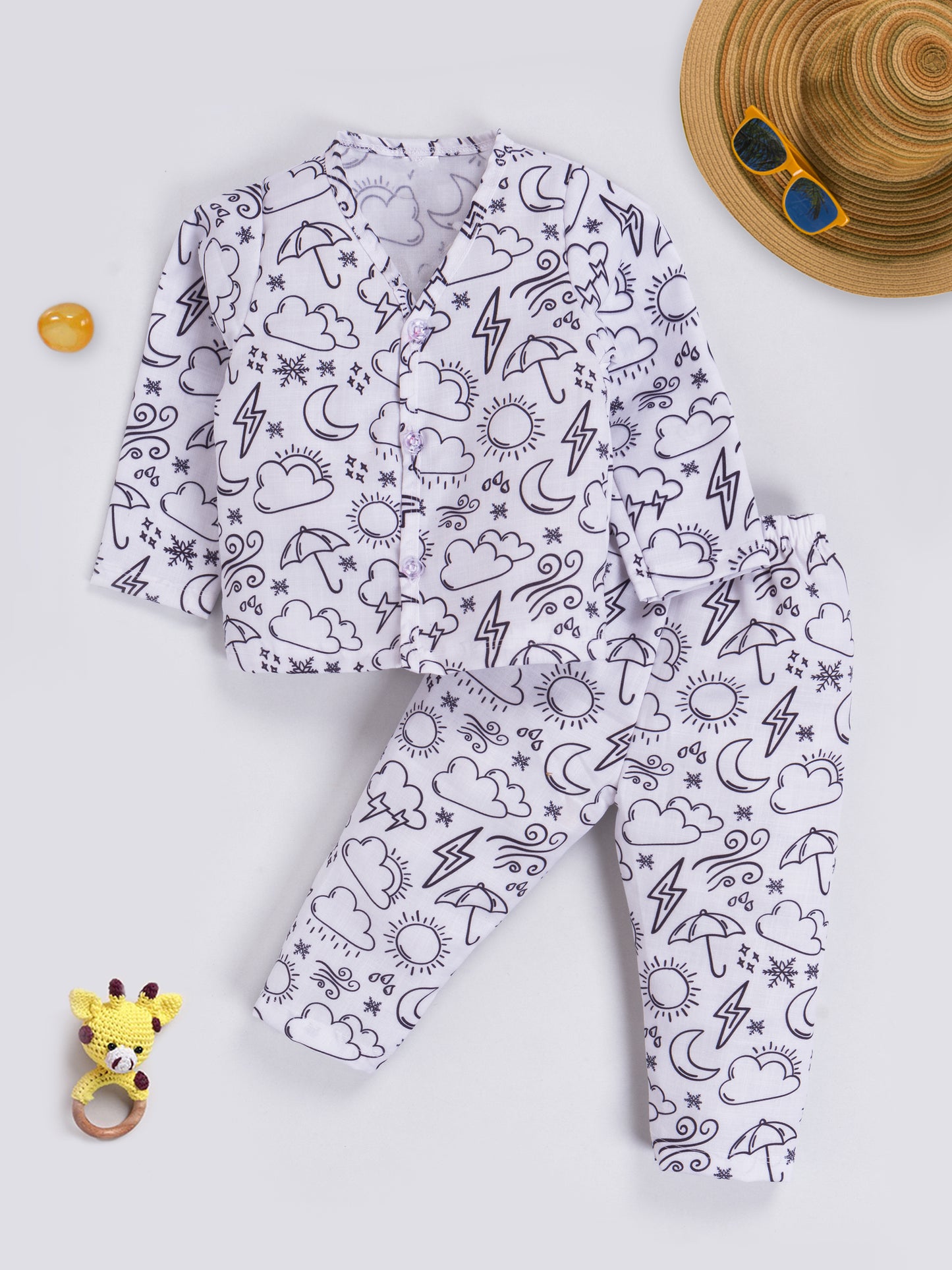 Dress your little hero in this vibrant and stylish 2-piece printed outfit