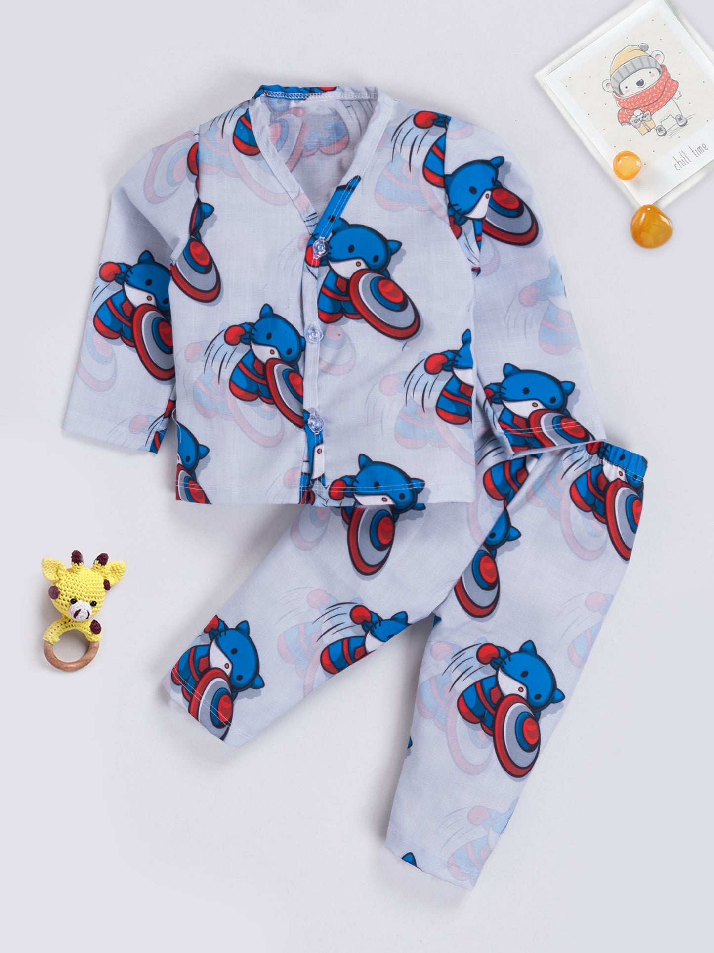 Dress your little hero in this vibrant and stylish 2-piece printed outfit