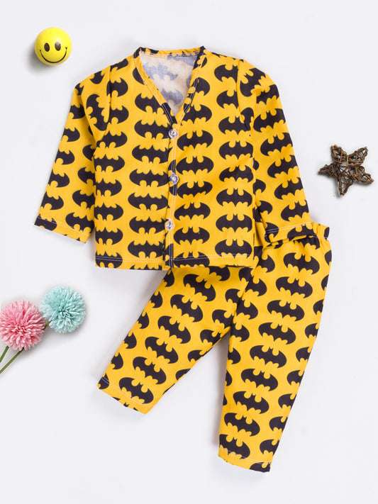 Dress your little hero in this vibrant and stylish 2-piece printed outfit