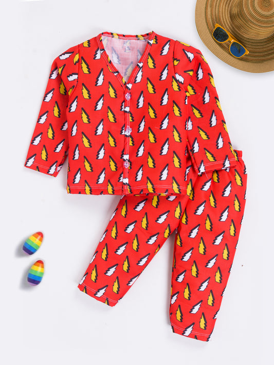 Dress your little hero in this vibrant and stylish 2-piece printed outfit