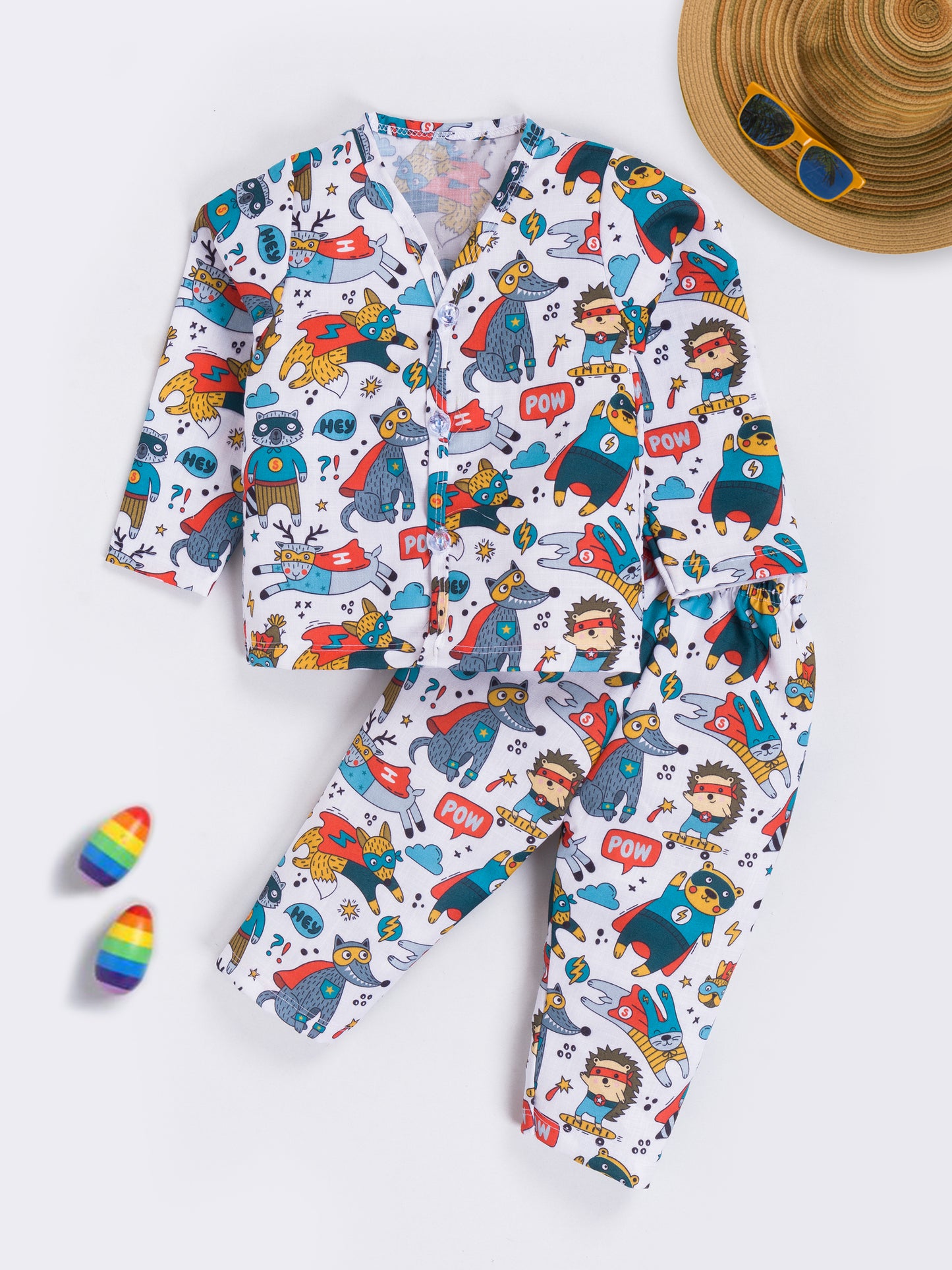 Dress your little hero in this vibrant and stylish 2-piece printed outfit